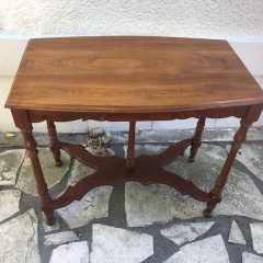 Side Table with Attractive Base in Very Good Condition